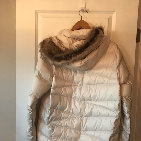 Columbia Peak to Park Women's Ivory Puffer Coat NWT size M - Picture 2 of 3